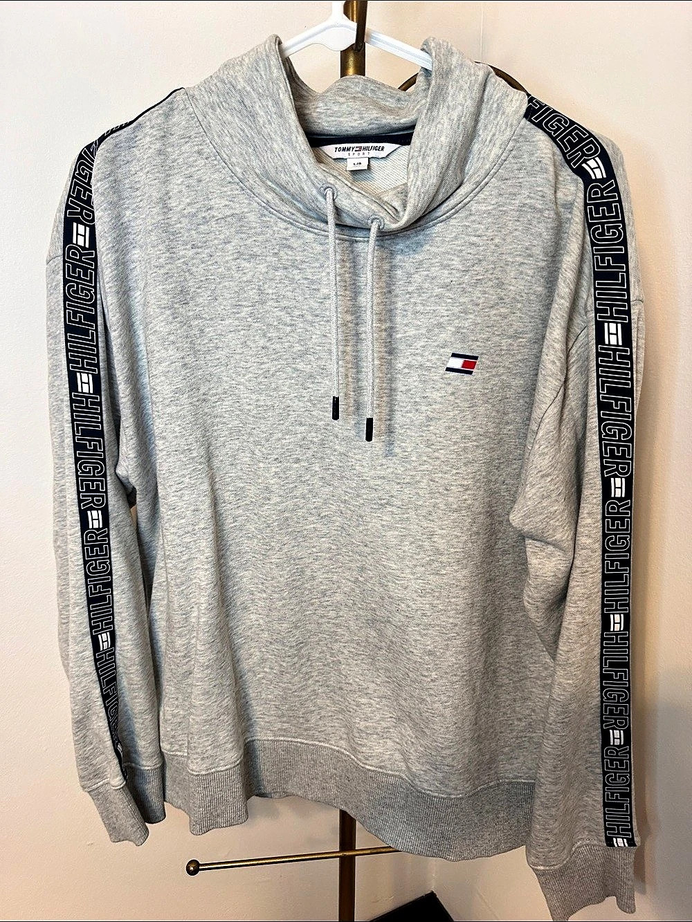 Tommy Hilfiger Women’s Logo Tape Pullover in Gray Large Like New